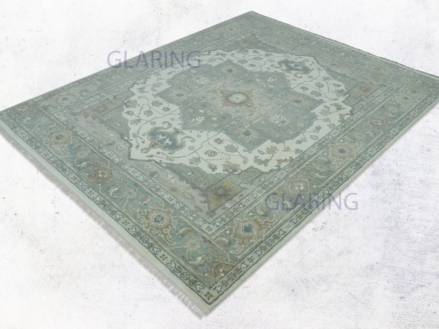 Hand-Knotted Traditional Rug | Heriz Design in Grey & Ivory