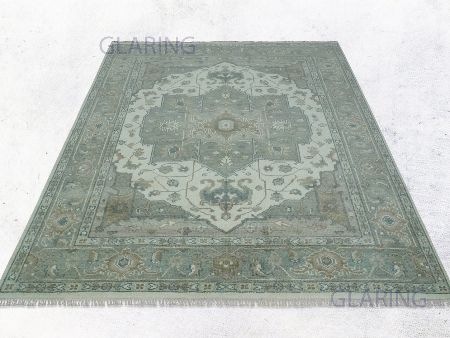 Hand-Knotted Traditional Rug | Heriz Design in Grey & Ivory