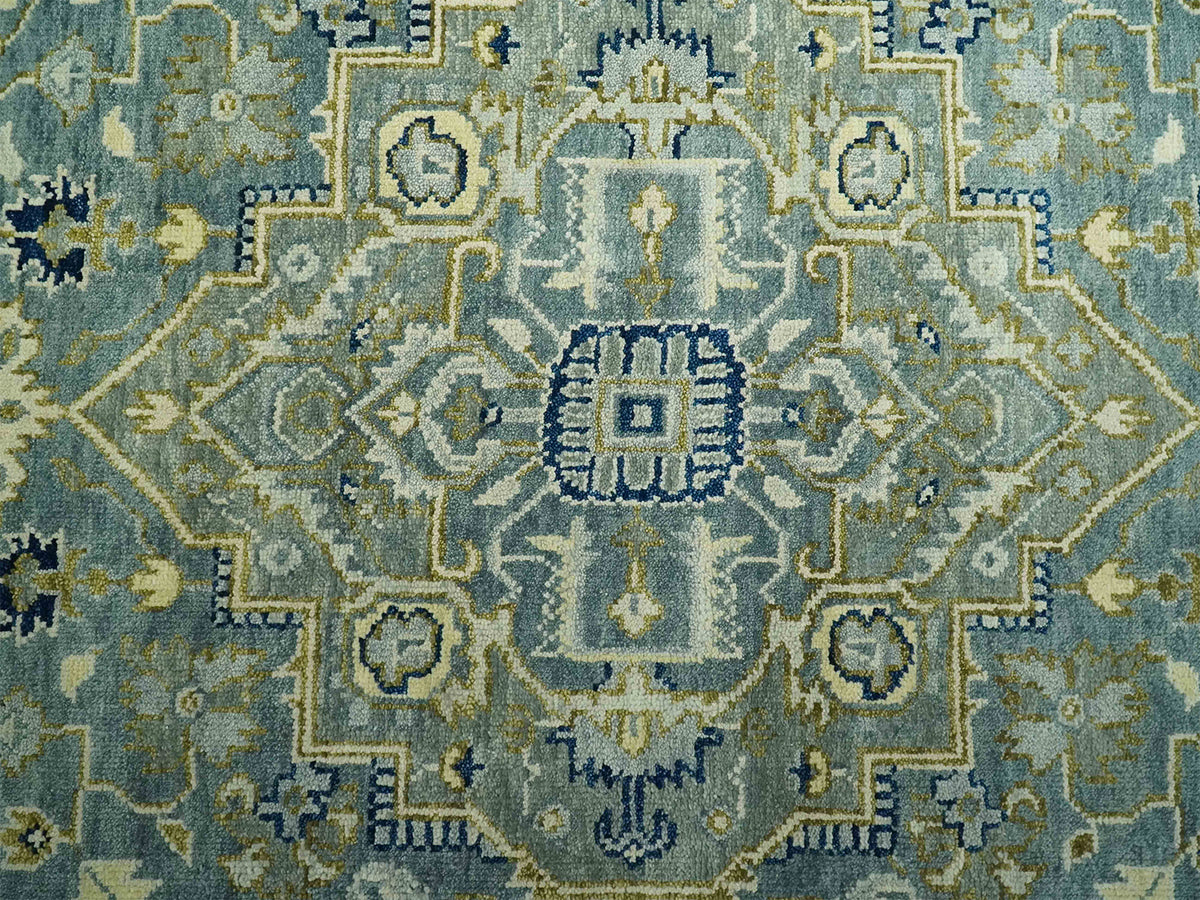 Hand-Knotted Traditional Rug | Heriz Design in Grey