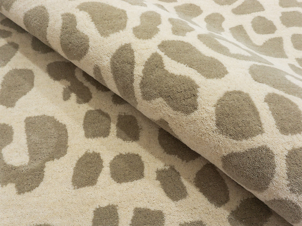 Ivory & Taupe Leopard Pattern Hand-Tufted Wool Rug