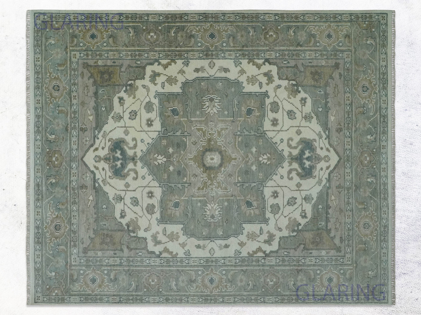 Hand-Knotted Traditional Rug | Heriz Design in Grey & Ivory